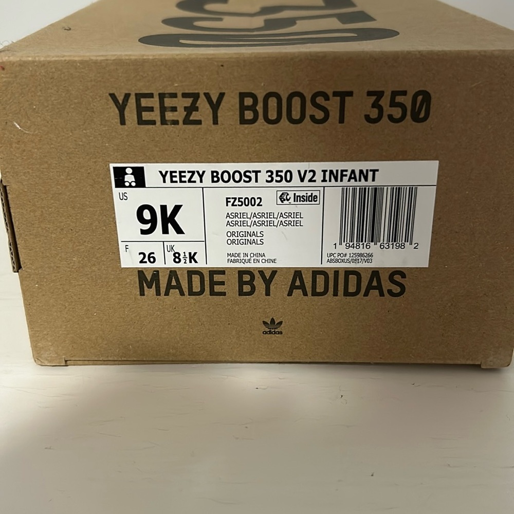 Yeezy boost 350 black/grey size 9k/c
